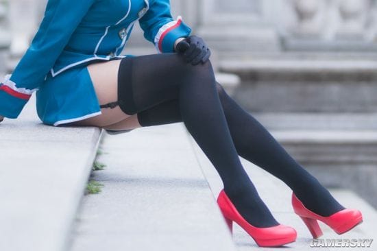 绝对领域的狂欢 推特迷你短裙日画师与COSER晒美照