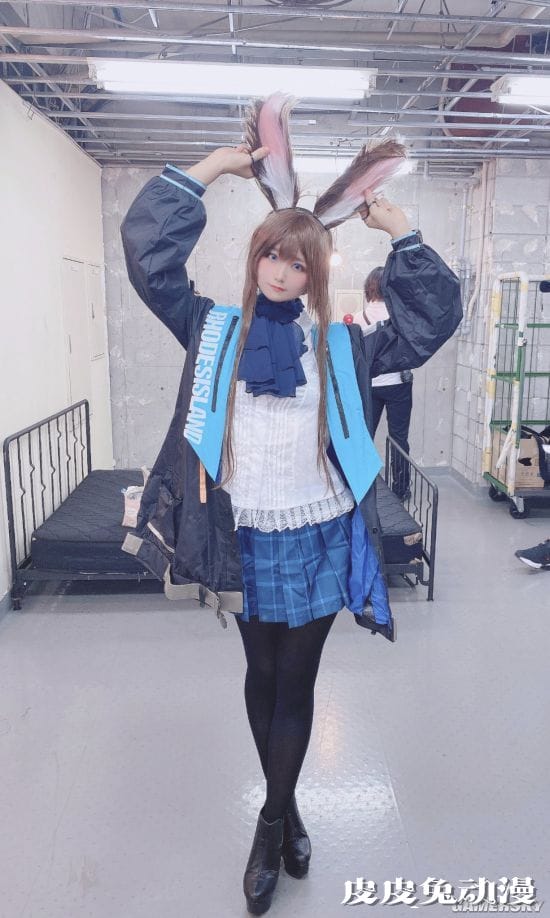 绝对领域的狂欢 推特迷你短裙日画师与COSER晒美照