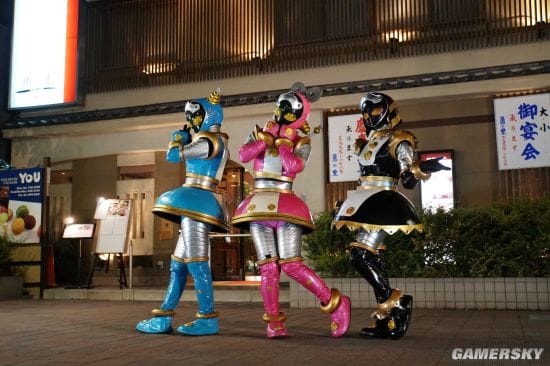 绝对领域的狂欢 推特迷你短裙日画师与COSER晒美照