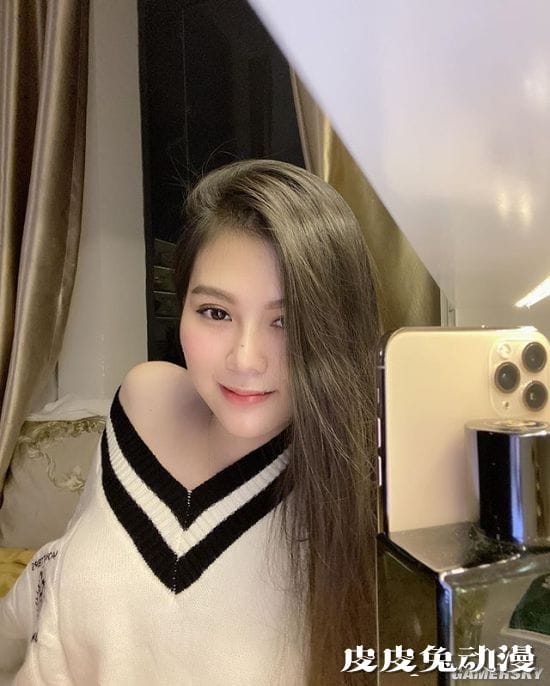 肤白貌美身材超有料 来自越南的娇嫩女主播ArBi