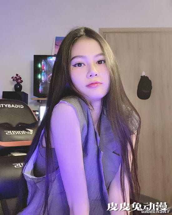 肤白貌美身材超有料 来自越南的娇嫩女主播ArBi