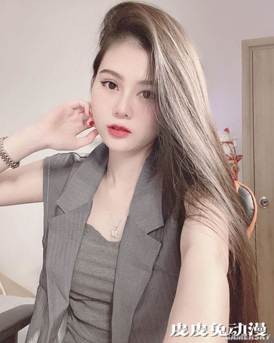 肤白貌美身材超有料 来自越南的娇嫩女主播ArBi