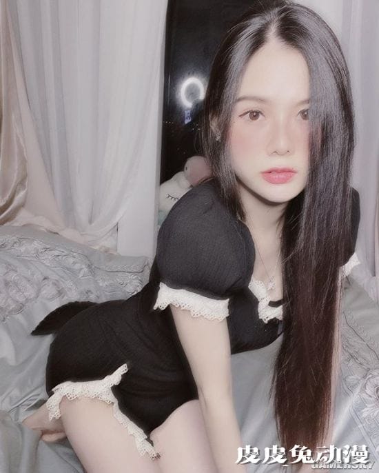 肤白貌美身材超有料 来自越南的娇嫩女主播ArBi