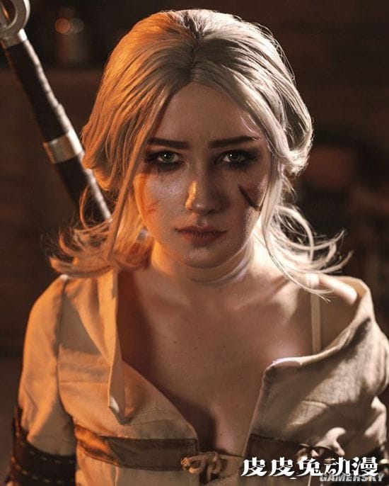 俄妹COS《巫师3》希里 薄纱下的神秘美体