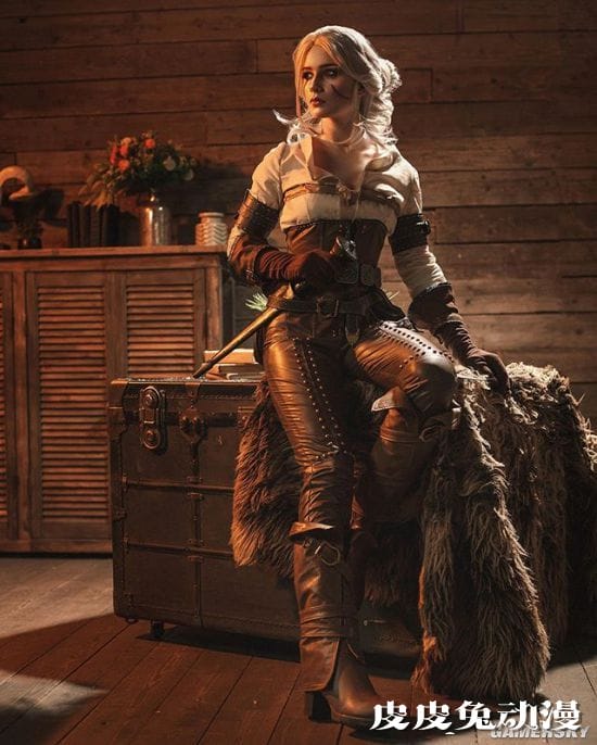 俄妹COS《巫师3》希里 薄纱下的神秘美体