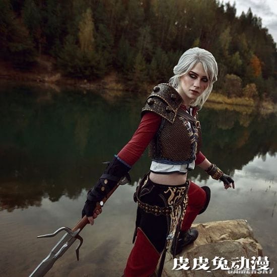 俄妹COS《巫师3》希里 薄纱下的神秘美体