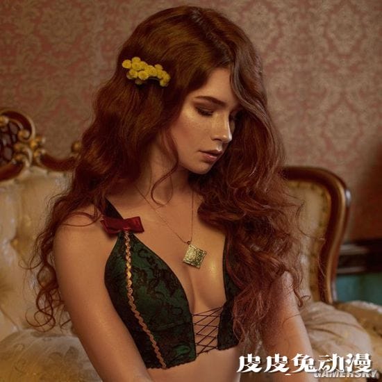 俄妹COS《巫师3》希里 薄纱下的神秘美体