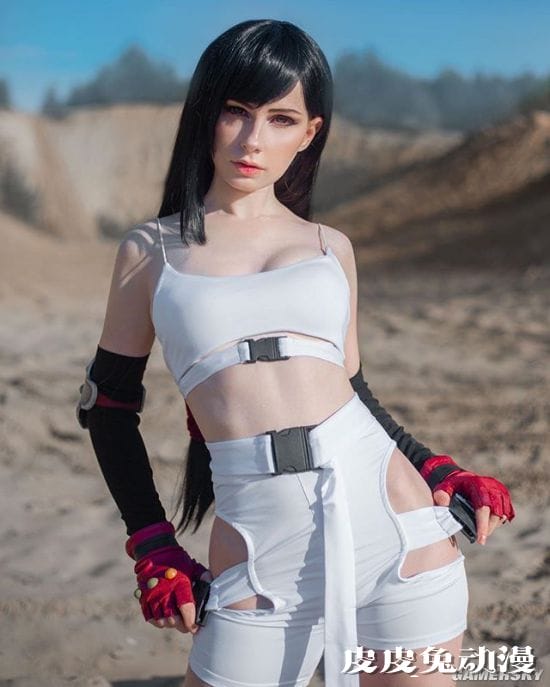 俄妹COS《巫师3》希里 薄纱下的神秘美体