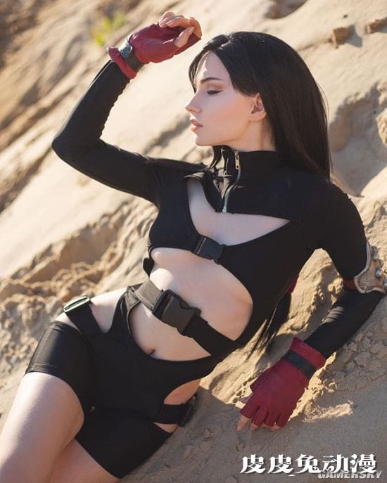 俄妹COS《巫师3》希里 薄纱下的神秘美体