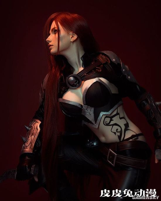 俄妹COS《巫师3》希里 薄纱下的神秘美体