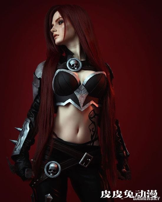 俄妹COS《巫师3》希里 薄纱下的神秘美体