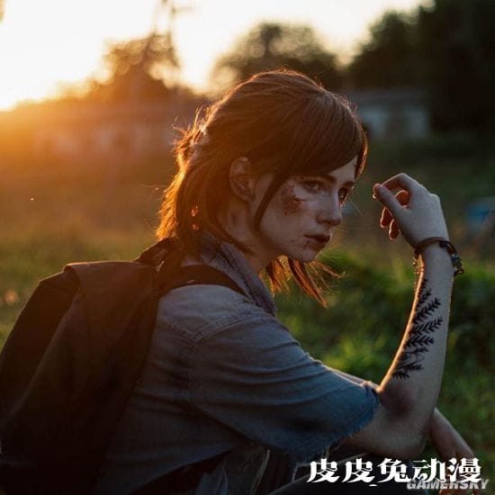 俄妹COS《巫师3》希里 薄纱下的神秘美体