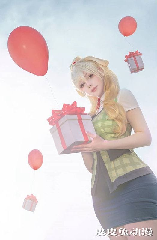 德妹COS《动森》西施惠 短裙女秘书多了几分性感