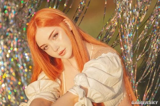 德妹COS《动森》西施惠 短裙女秘书多了几分性感