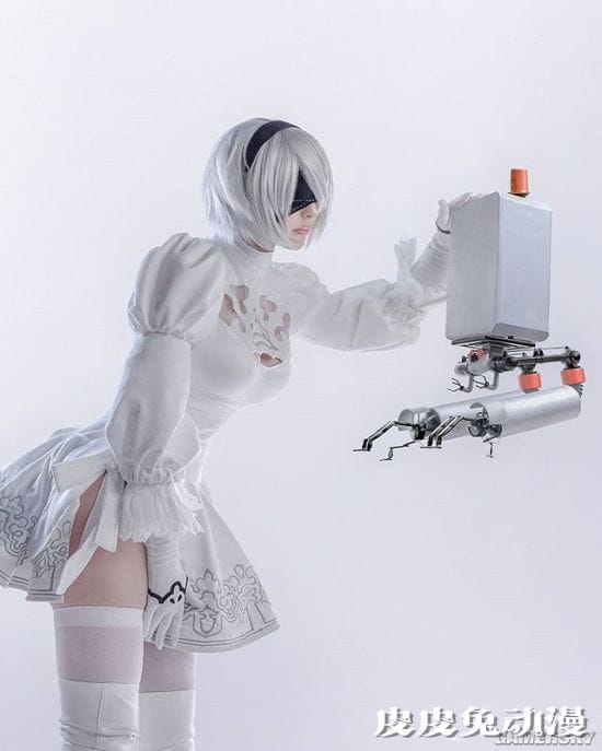 德妹COS《动森》西施惠 短裙女秘书多了几分性感