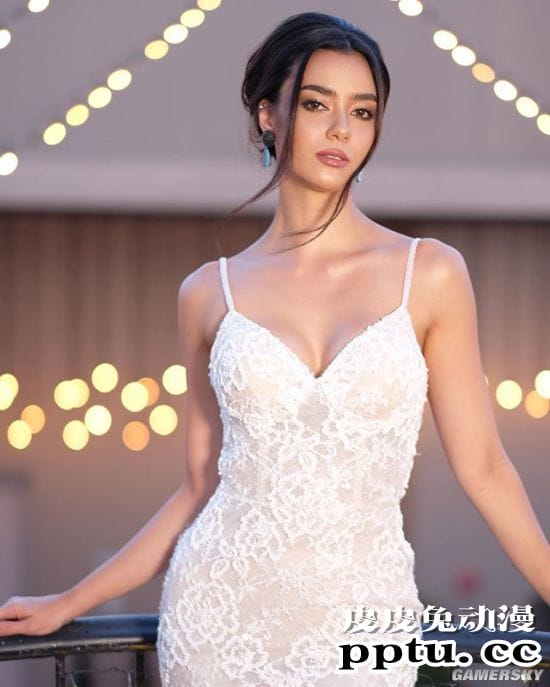 混血美颜犹如人间芭比 泰国环球小姐冠军出炉