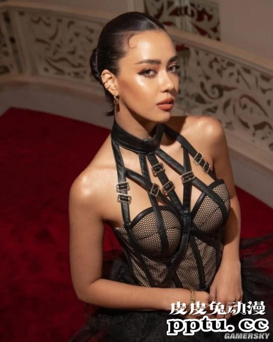 混血美颜犹如人间芭比 泰国环球小姐冠军出炉