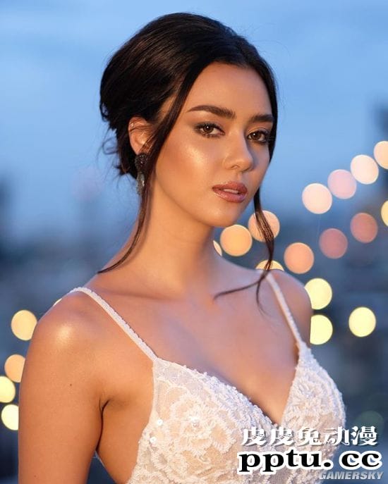 混血美颜犹如人间芭比 泰国环球小姐冠军出炉