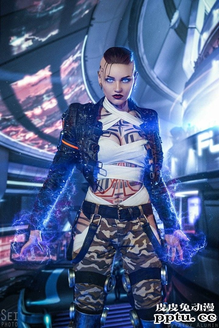 泳装小姐姐腹肌更瞩目 一周大师级CosPlay赏