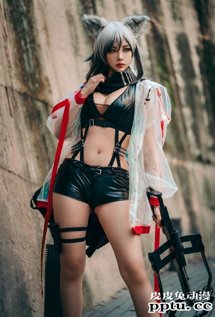 泳装小姐姐腹肌更瞩目 一周大师级CosPlay赏