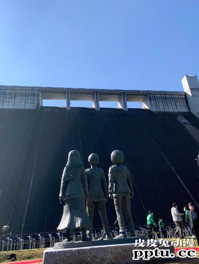 「进击的巨人」作者在铜像揭幕式宣布漫画剧情仅剩1%