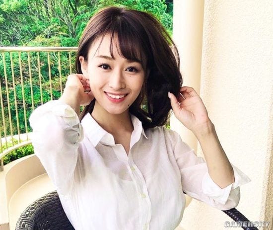 纤细腰身让人遐想无限 软骨嫩肌日本美女Fumika