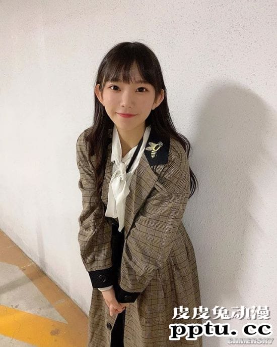 长泽茉里奈害羞的欧派问题 解答世界上最大的罩杯