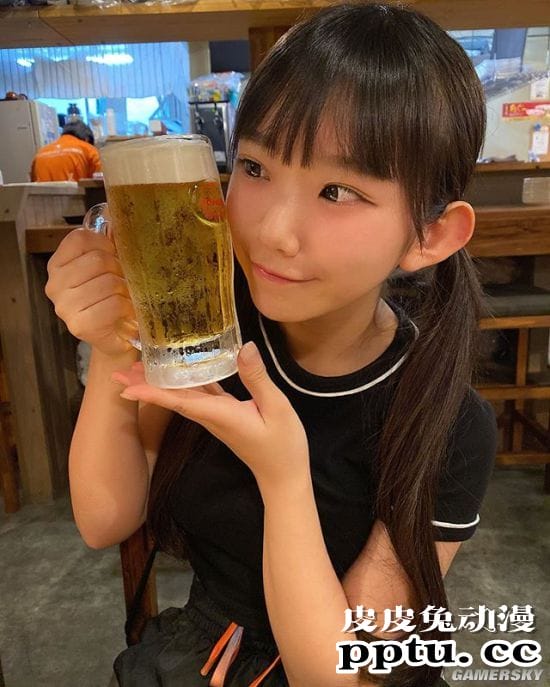 长泽茉里奈害羞的欧派问题 解答世界上最大的罩杯