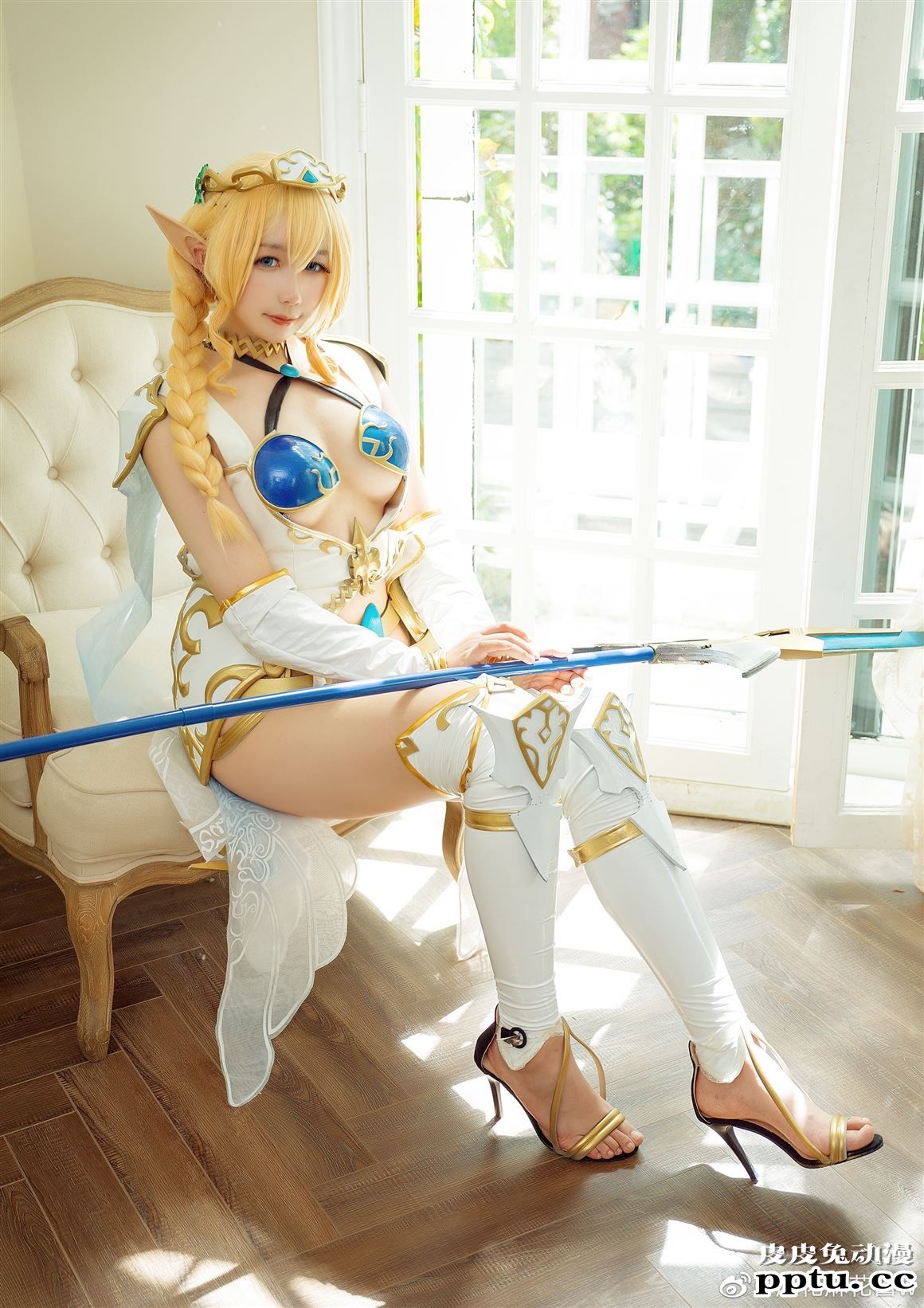 精灵村第一&第三村人性感COS美图分享【CN:麻花麻花酱w】