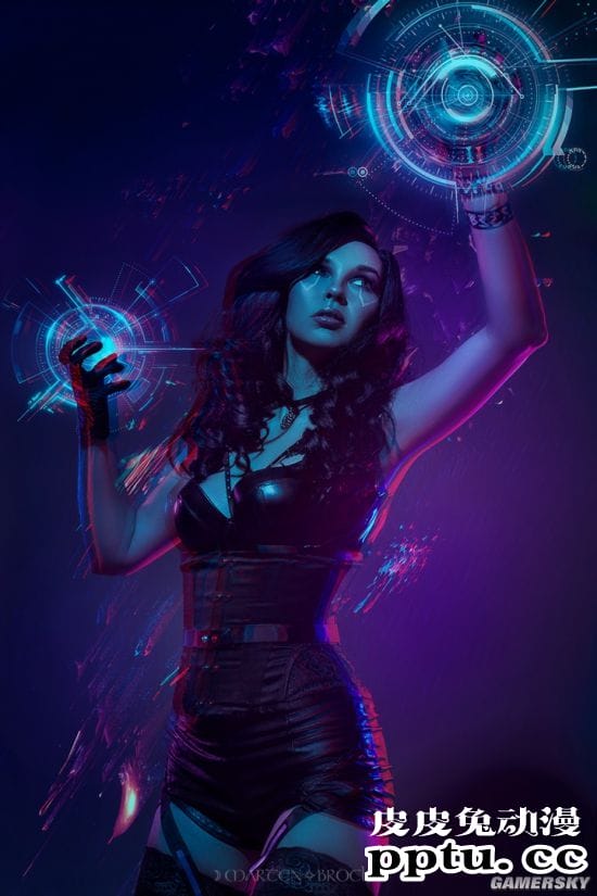 俄妹COS赛博朋克版叶奈法 皮衣女术士展现科技魔法-皮皮兔动漫