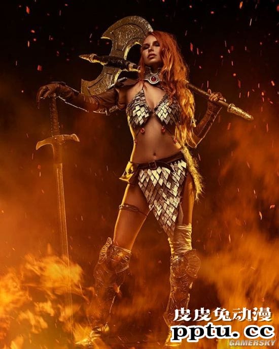 俄妹COS赛博朋克版叶奈法 皮衣女术士展现科技魔法