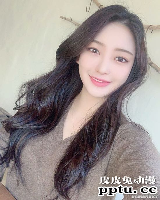 紧身运动衣凸显好身材 韩国健身正妹肉感十足