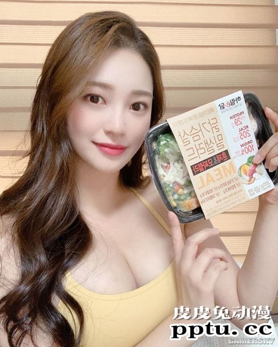 紧身运动衣凸显好身材 韩国健身正妹肉感十足