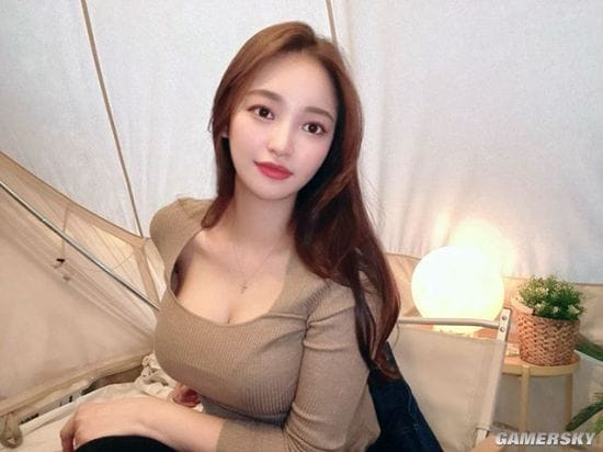 紧身运动衣凸显好身材 韩国健身正妹肉感十足