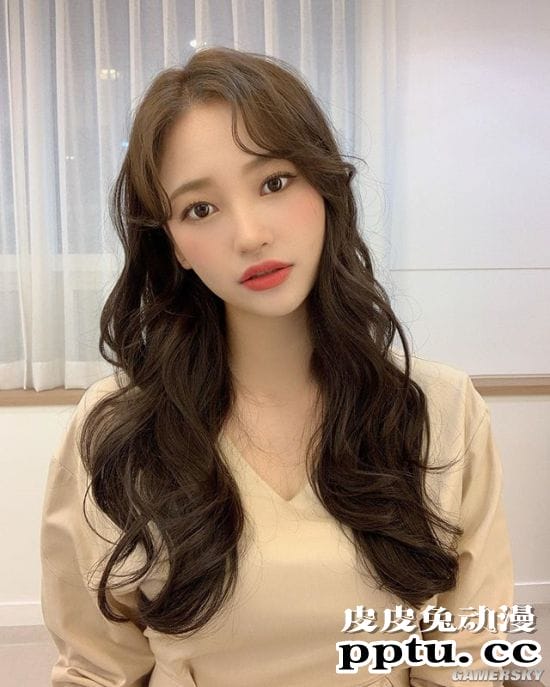 紧身运动衣凸显好身材 韩国健身正妹肉感十足