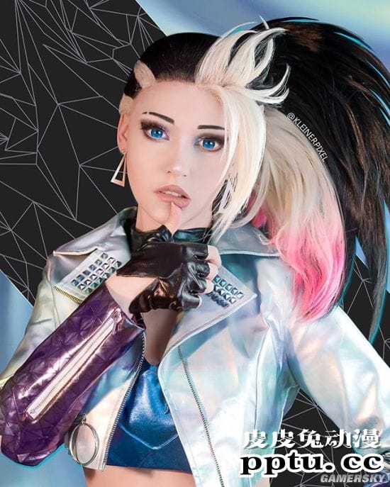 美妆博主COS神还原 化妆技突破次元壁-皮皮兔动漫