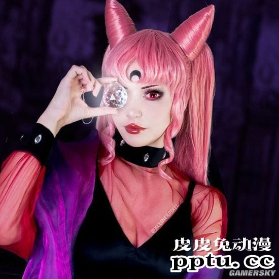 美妆博主COS神还原 化妆技突破次元壁