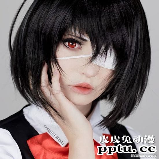 美妆博主COS神还原 化妆技突破次元壁