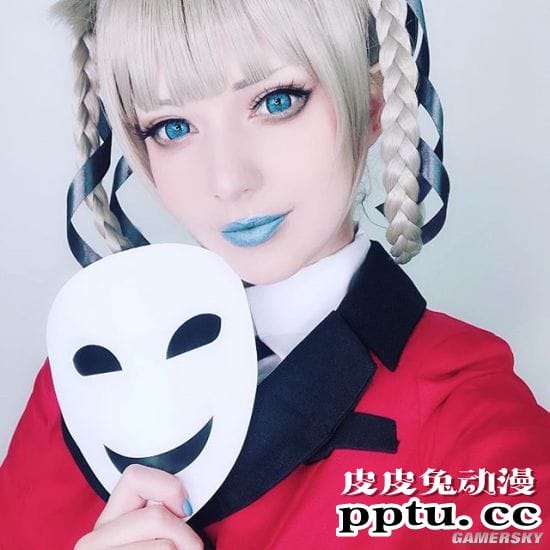 美妆博主COS神还原 化妆技突破次元壁