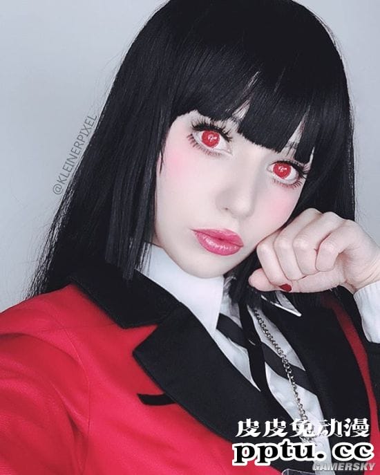 美妆博主COS神还原 化妆技突破次元壁