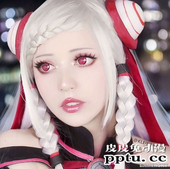 美妆博主COS神还原 化妆技突破次元壁