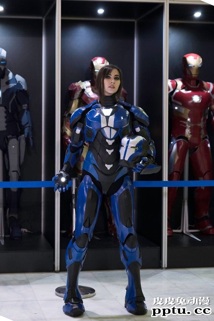 娘化PS5怎么用光盘？一周大师级CosPlay赏