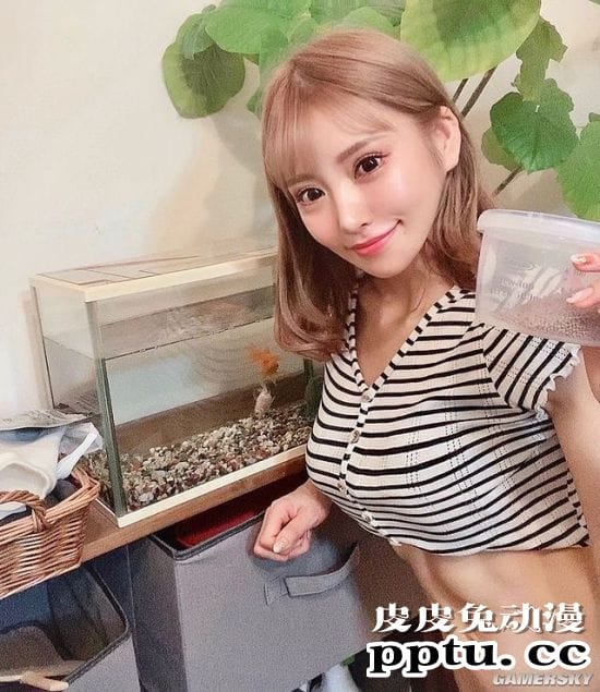 有腹肌的水蛇腰 身材比例超犯规的日本网红女牙医佐崎きさき