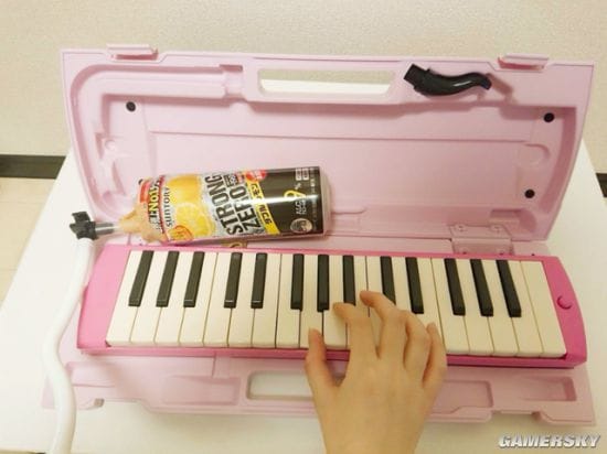 日本少女偶像因搞笑发明走红 明明可以靠脸吃饭的