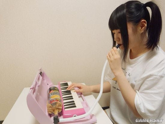 日本少女偶像因搞笑发明走红 明明可以靠脸吃饭的