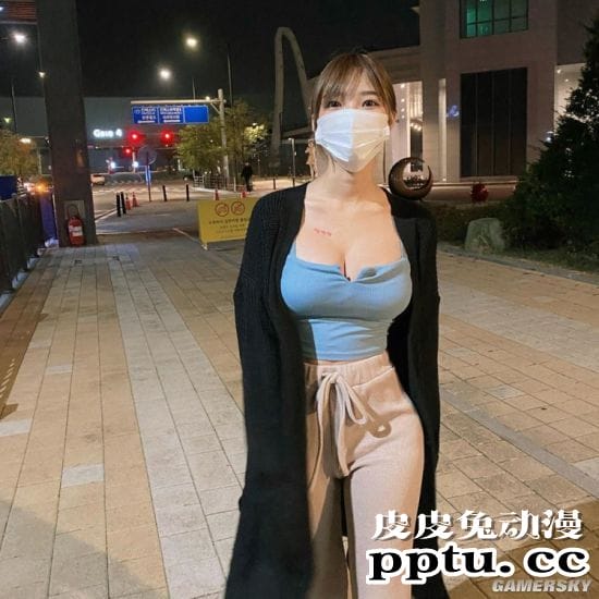 短发正妹真理裤秀身材 撑满背心的泰国白嫩网红模特Mina-皮皮兔动漫