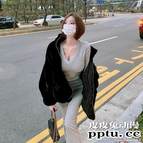 短发正妹真理裤秀身材 撑满背心的泰国白嫩网红模特Mina