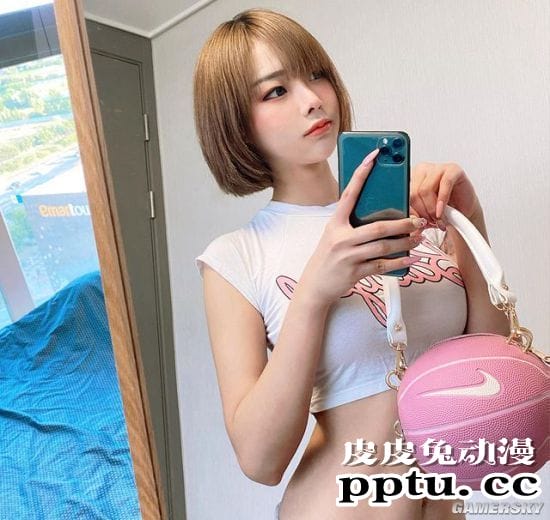 短发正妹真理裤秀身材 撑满背心的泰国白嫩网红模特Mina