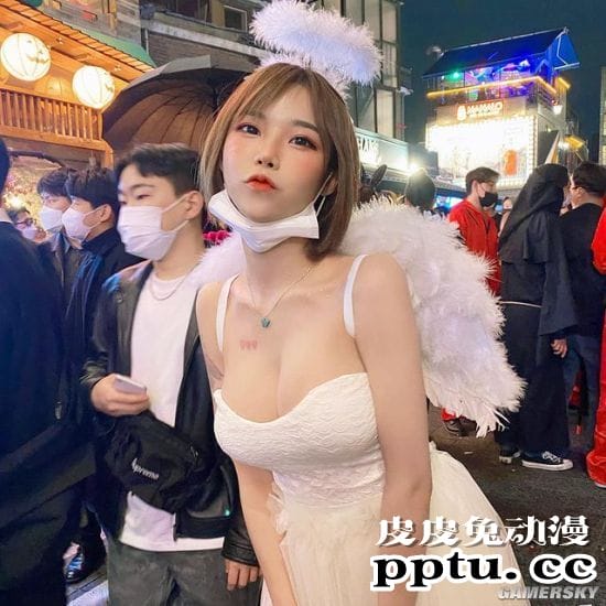 短发正妹真理裤秀身材 撑满背心的泰国白嫩网红模特Mina