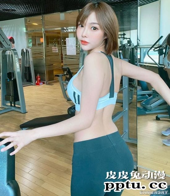 短发正妹真理裤秀身材 撑满背心的泰国白嫩网红模特Mina